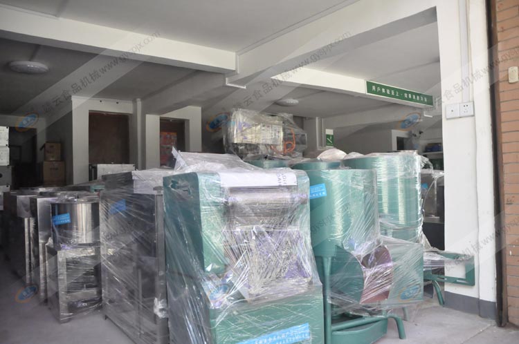 贛云食品機械廠倉庫一角