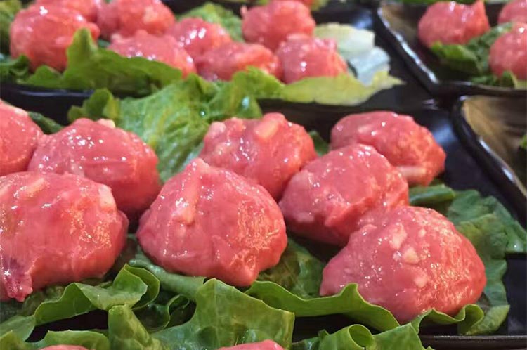 客戶(hù)用設(shè)備加工而成的潮汕牛肉丸